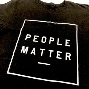 ❤️ 4/$20 Sevenly brand “People Matter” t-shirt in black size M